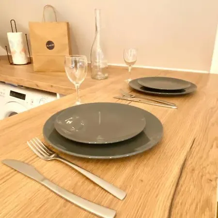 Lovers * Centre-ville * Tv-hd דירה קאלה